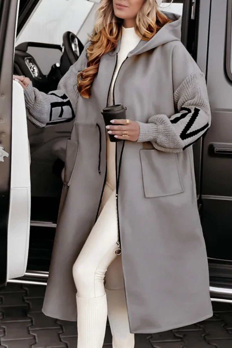 Isolde Patch Coat – Warme Elegantie met een Speelse Twist