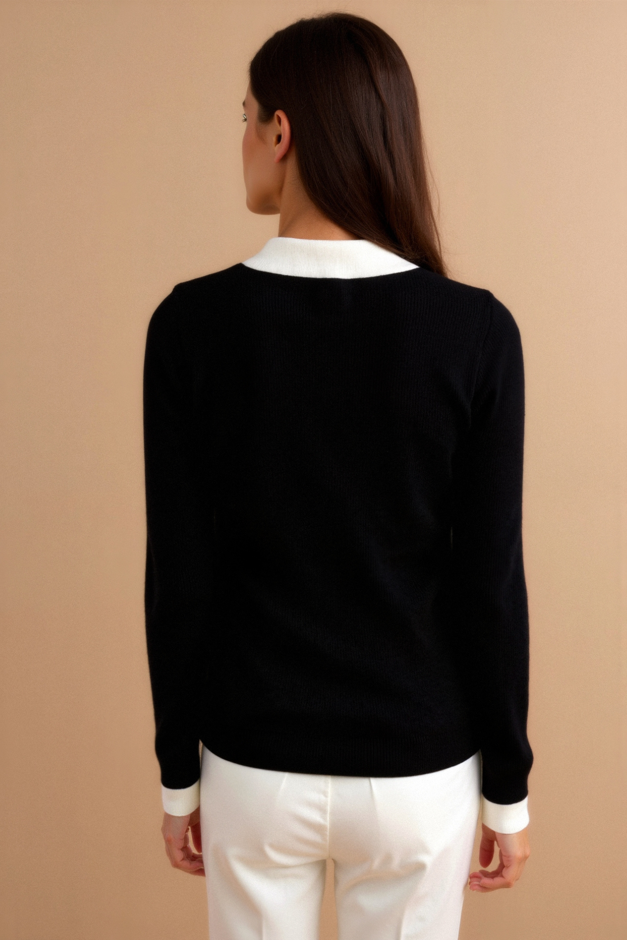 Marcelline Langarmige Poloshirt met Contrasterende Kraag – Klassiek met een Moderne Twist