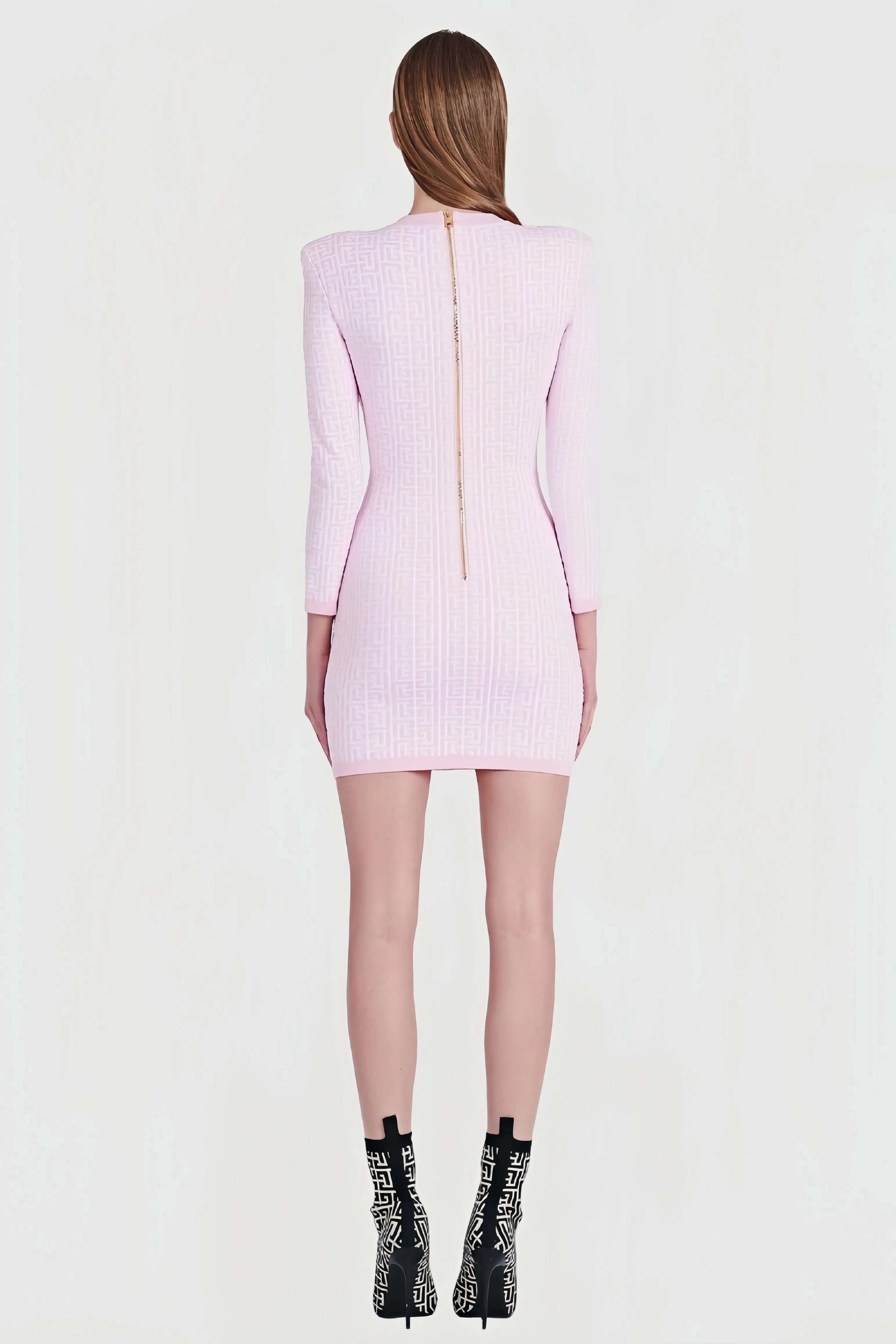 Serelina Lichtroze Jurk – Nauwsluitend Design met Subtiel Grafisch Patroon