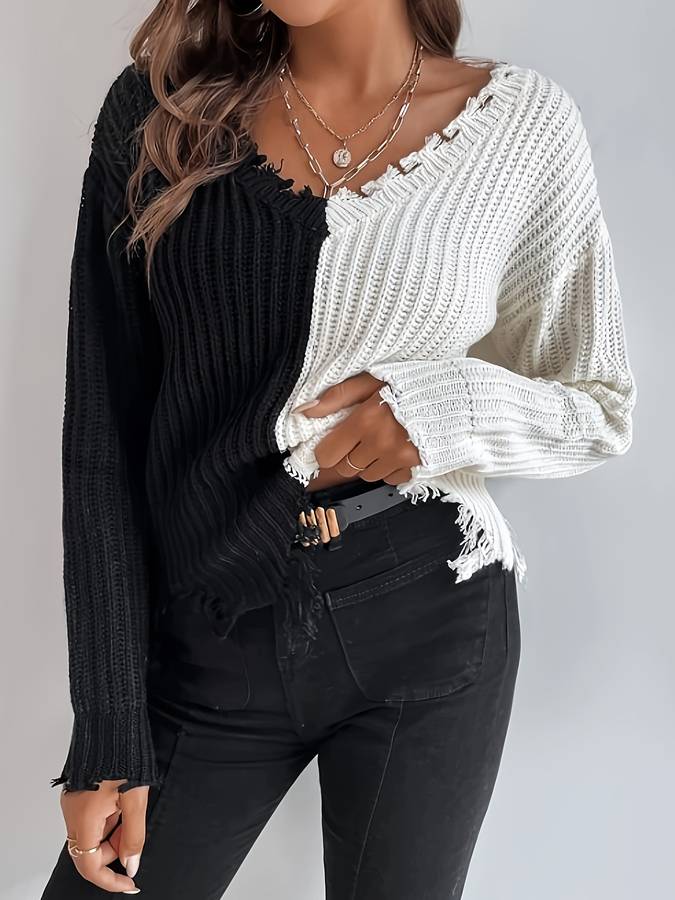 Noelle Two-Tone Distressed Knit – Stoere Elegantie met een Eigenzinnige Twist