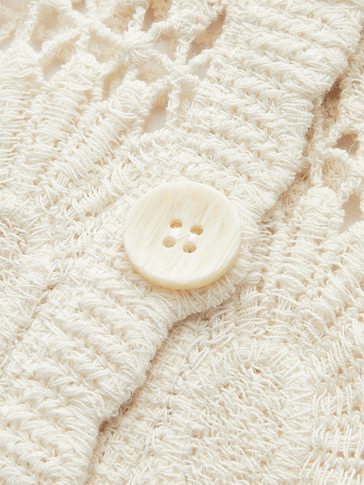 Gebreid damesvest met bloemenpatroon en knoopsluiting – katoenmix, middeldik