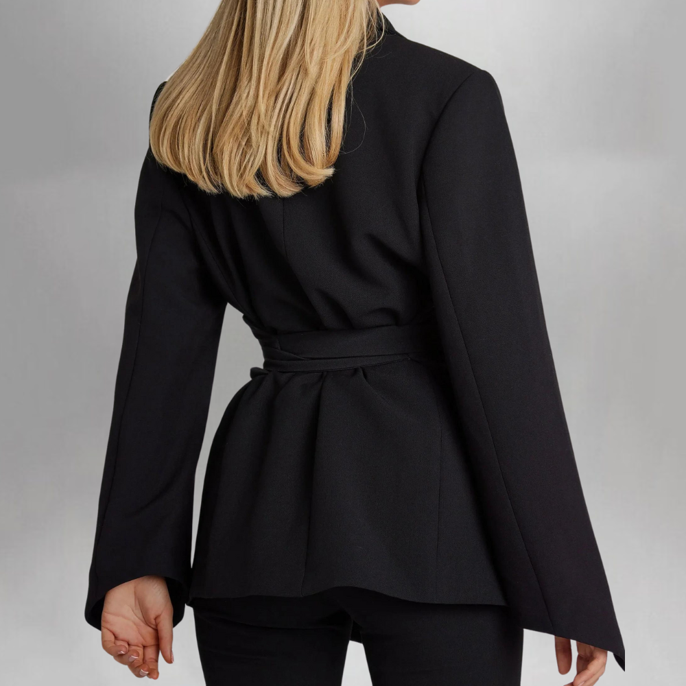 Celina Dames Getailleerde Blazer met Ceintuur – Chic en Modern
