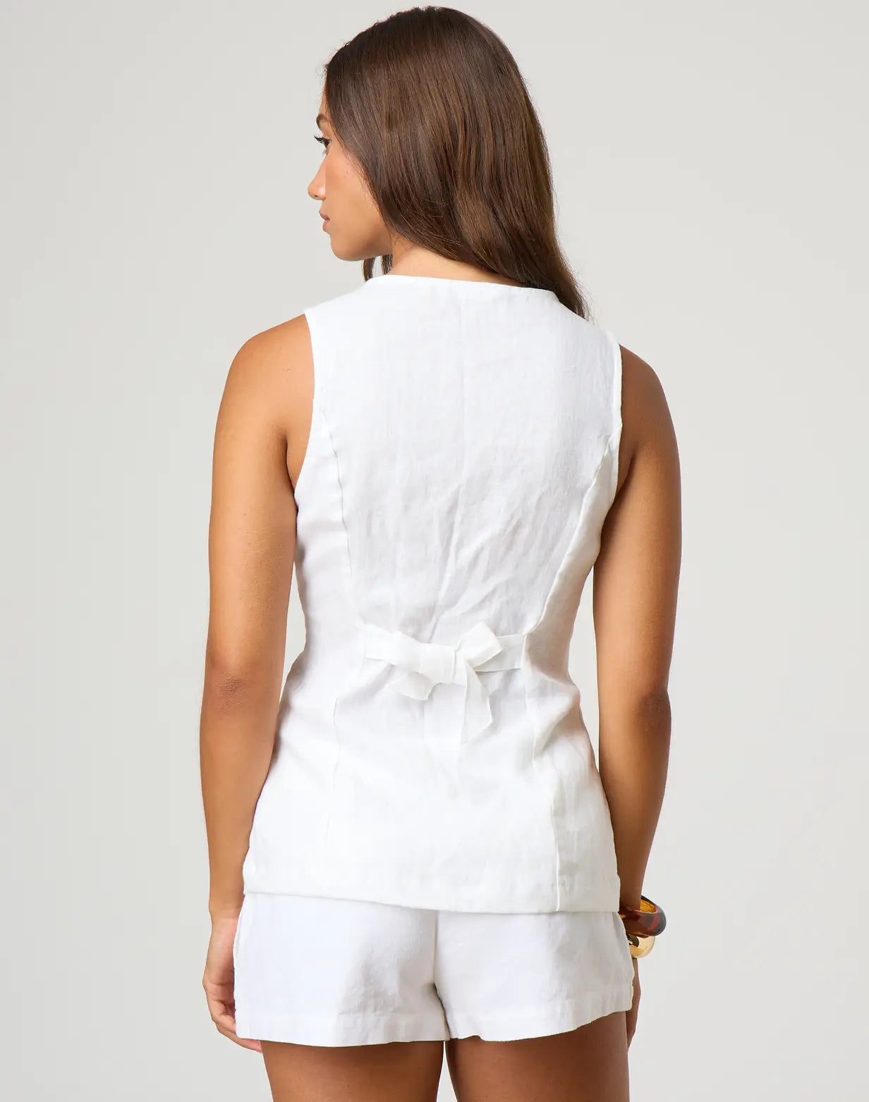 Isalyn – Luchtige linnen shorts met verfijnde pasvorm