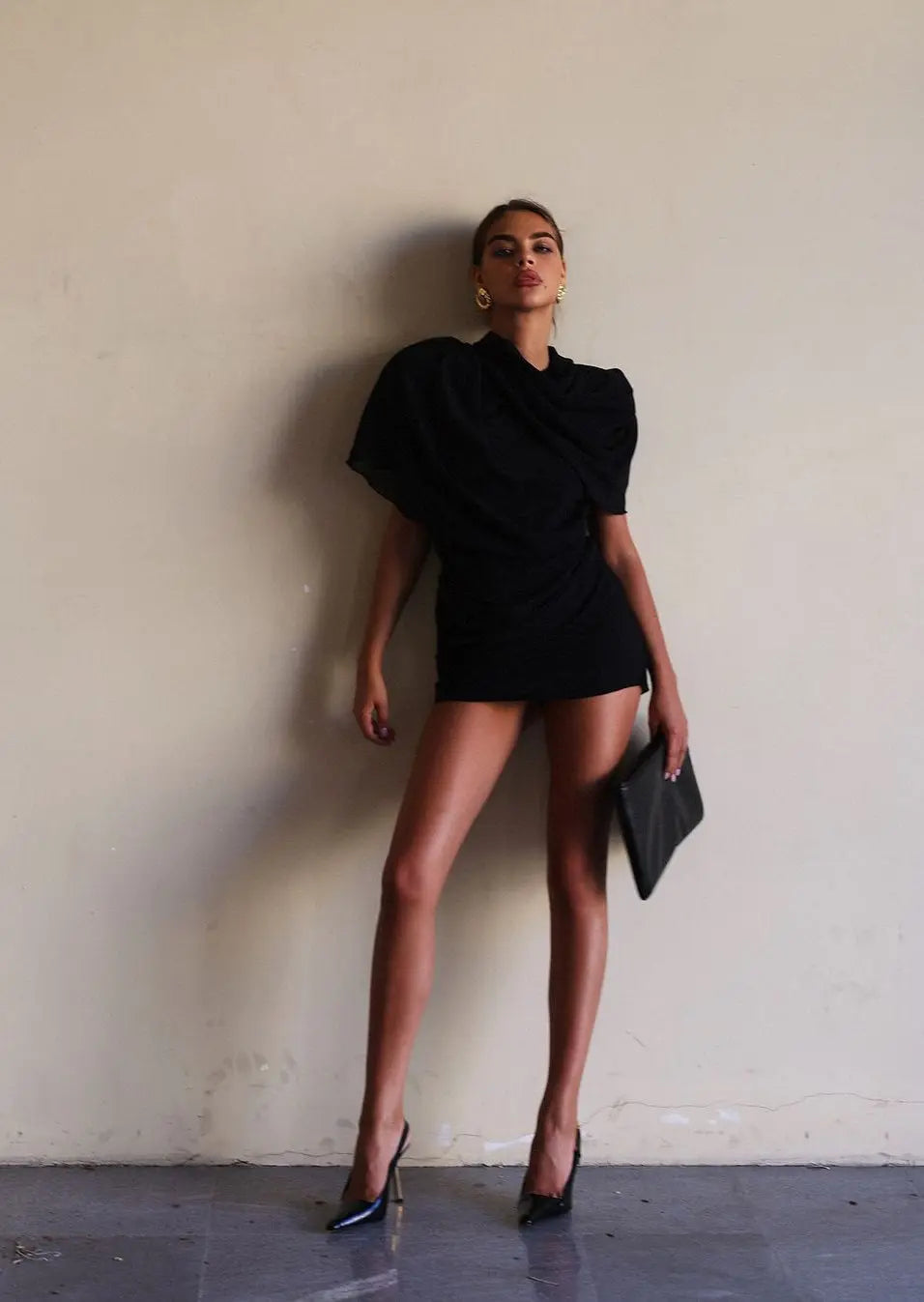 Arlisse Zwart Carmenkleed voor Meisjes – Tijdloos, Elegant en Betoverend