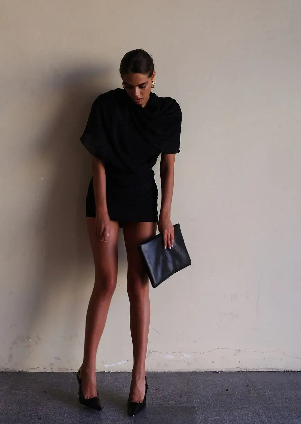 Arlisse Zwart Carmenkleed voor Meisjes – Tijdloos, Elegant en Betoverend