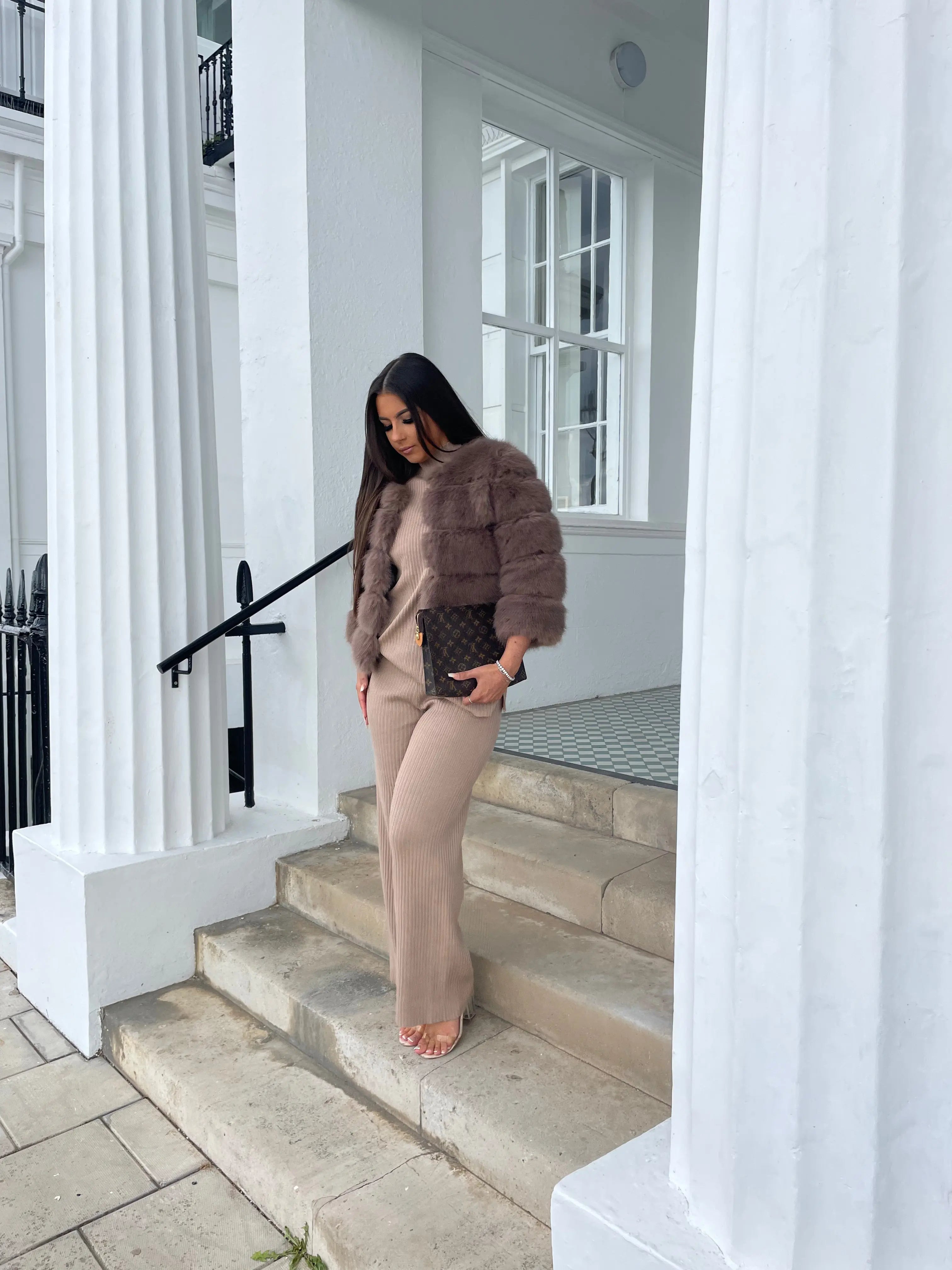 Marvella Bontjas – Luxe Warmte met een Glamoureuze Touch