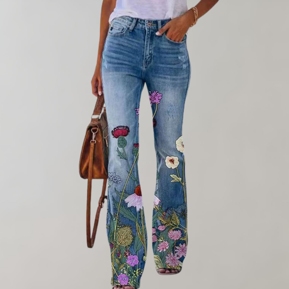 Rivka Flare – Trendy flare broek met levendige prints en comfy fit