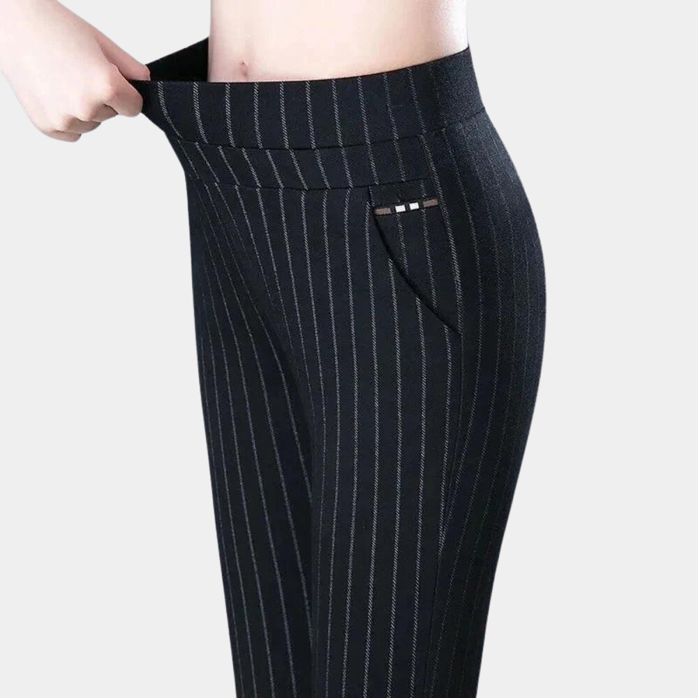 Vivienne Stretch – Zwarte high-waist broek met flatterende pasvorm