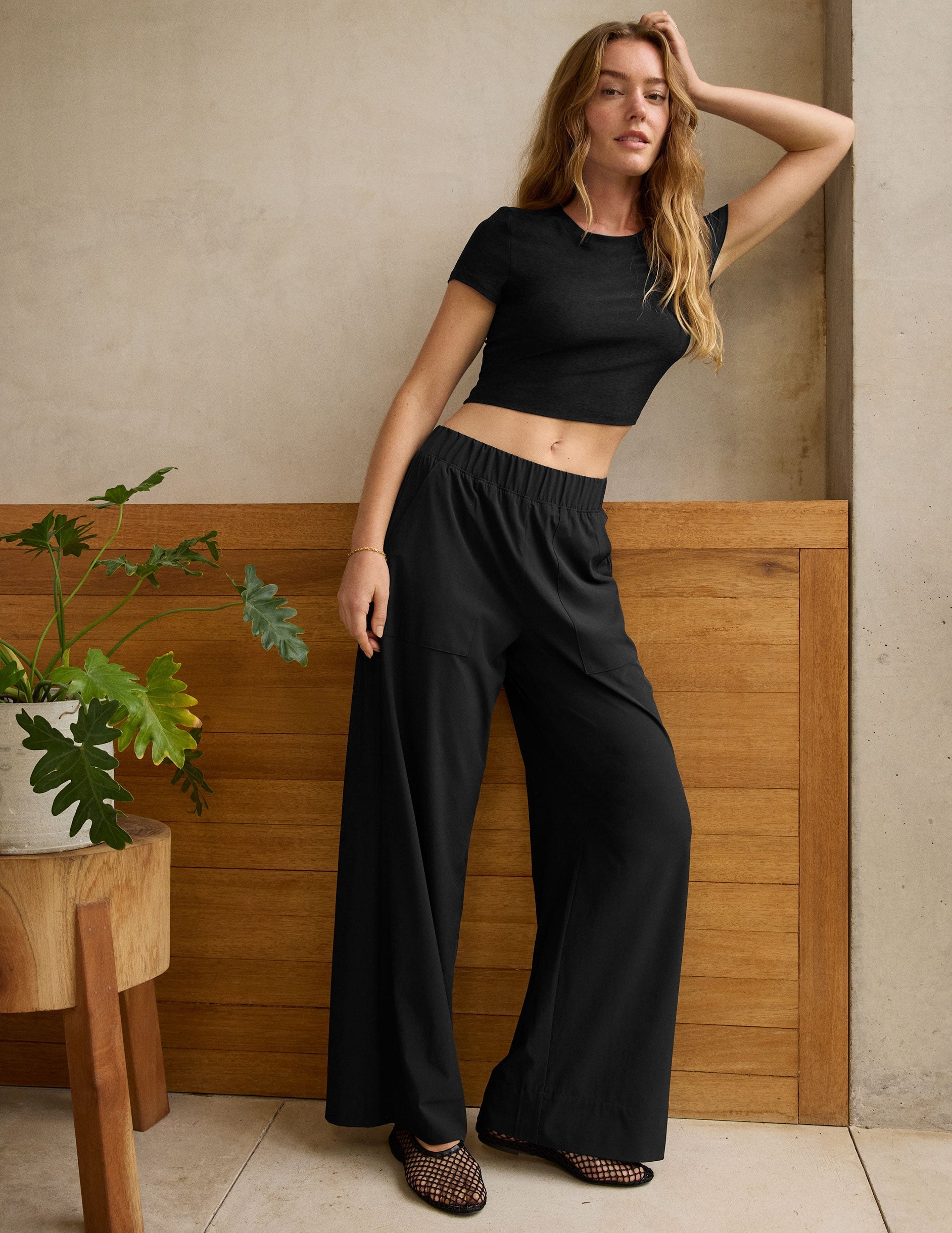 Noelle wide leg pants van luchtige stretch stof