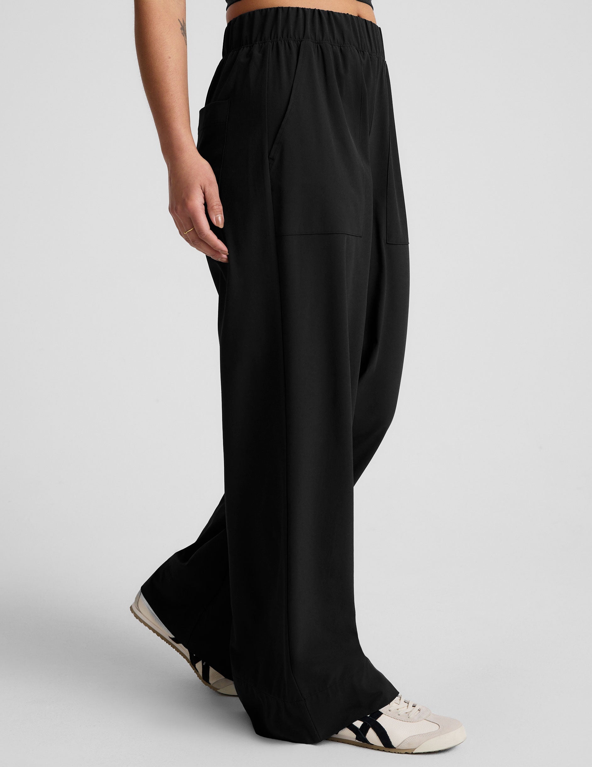 Noelle wide leg pants van luchtige stretch stof