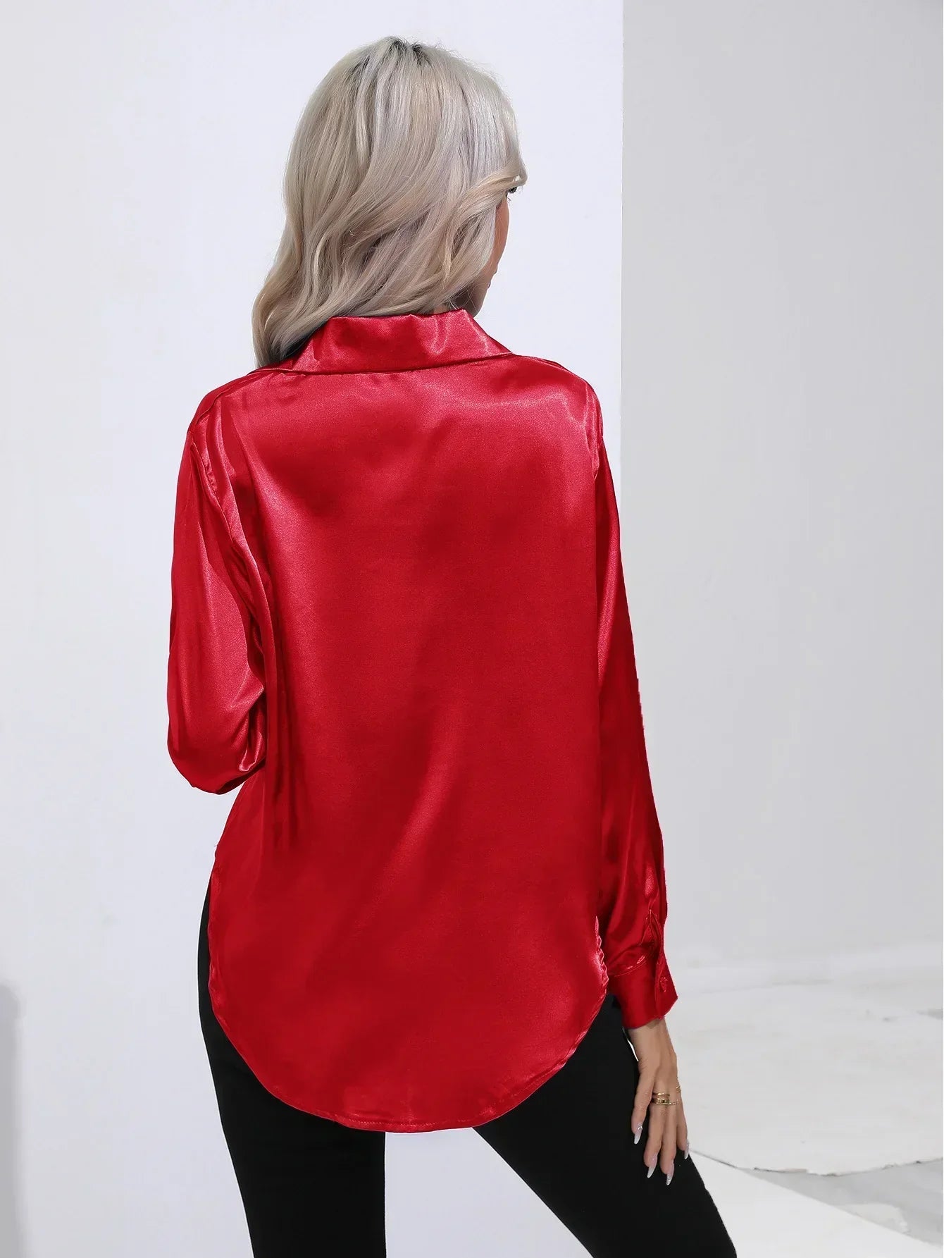 Serenya – Satijnen Blouse met Lange Mouwen, Elegant & Tijdloos voor Kantoor en Events