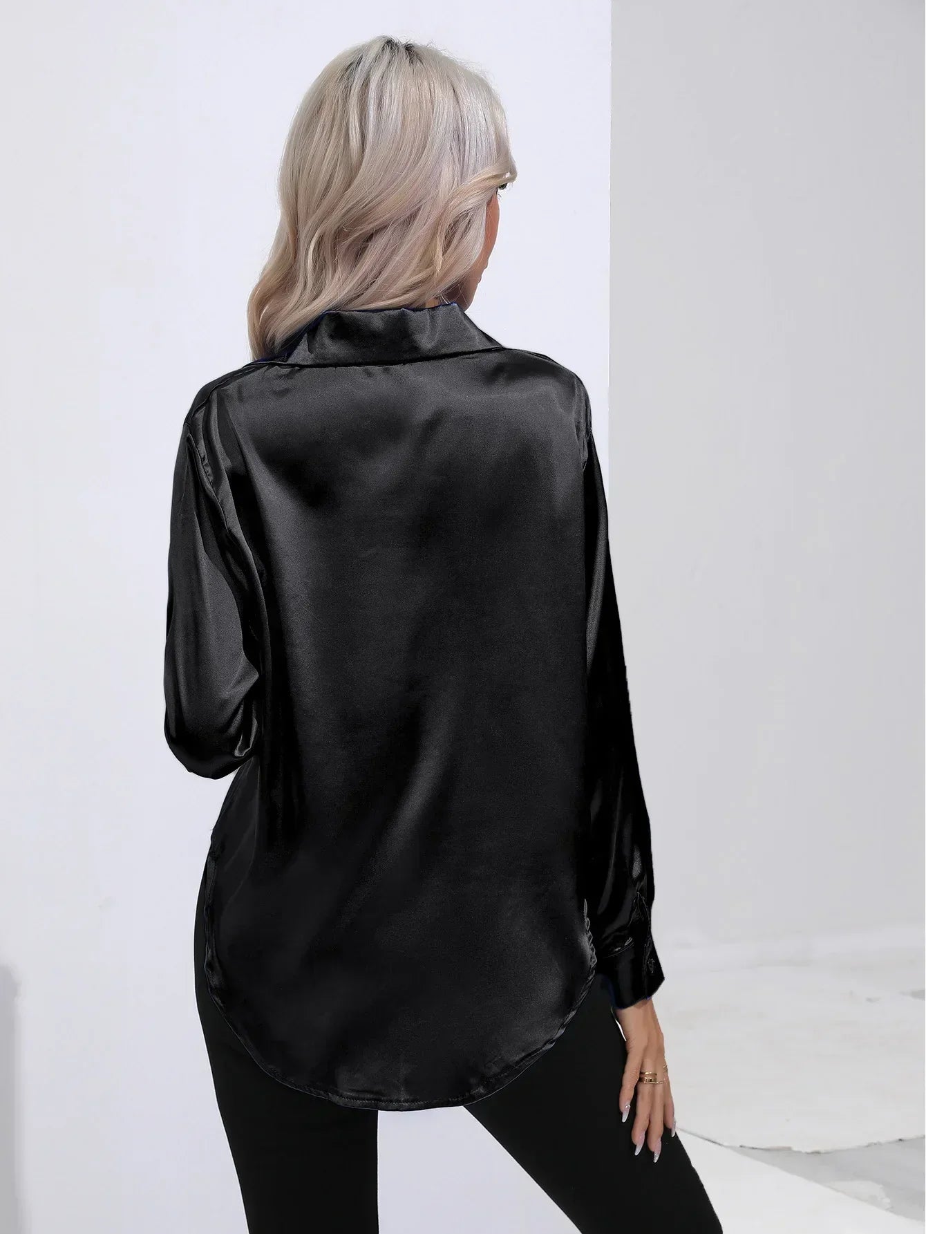 Serenya – Satijnen Blouse met Lange Mouwen, Elegant & Tijdloos voor Kantoor en Events