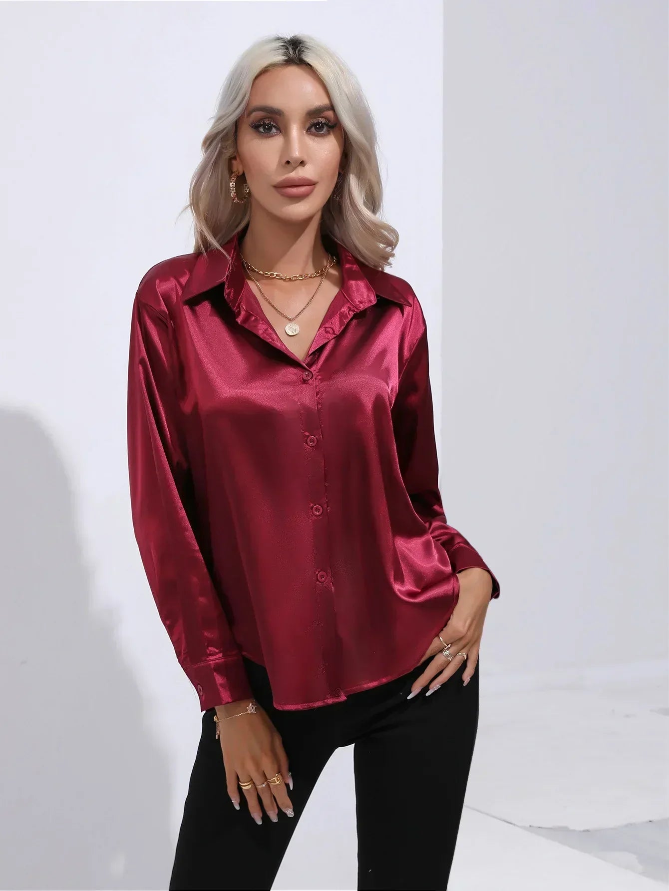 Serenya – Satijnen Blouse met Lange Mouwen, Elegant & Tijdloos voor Kantoor en Events