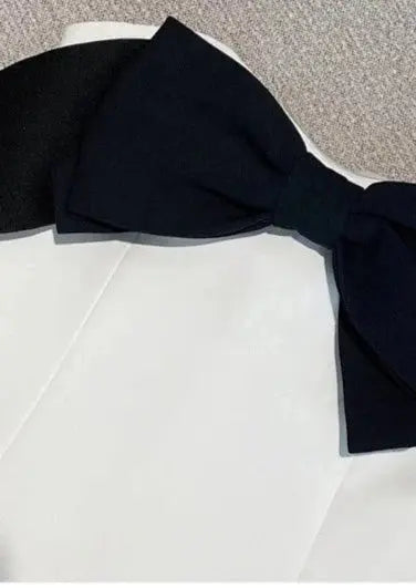 Isalyn Two-Tone Schoudervrije Jurk – Elegant, Vrouwelijk en Tijdloos Chic