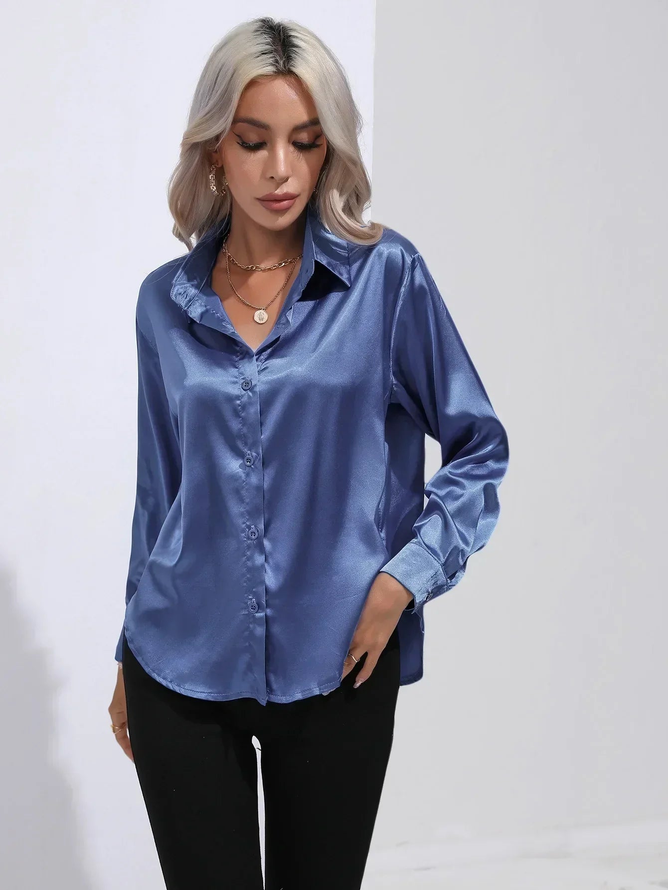 Serenya – Satijnen Blouse met Lange Mouwen, Elegant & Tijdloos voor Kantoor en Events