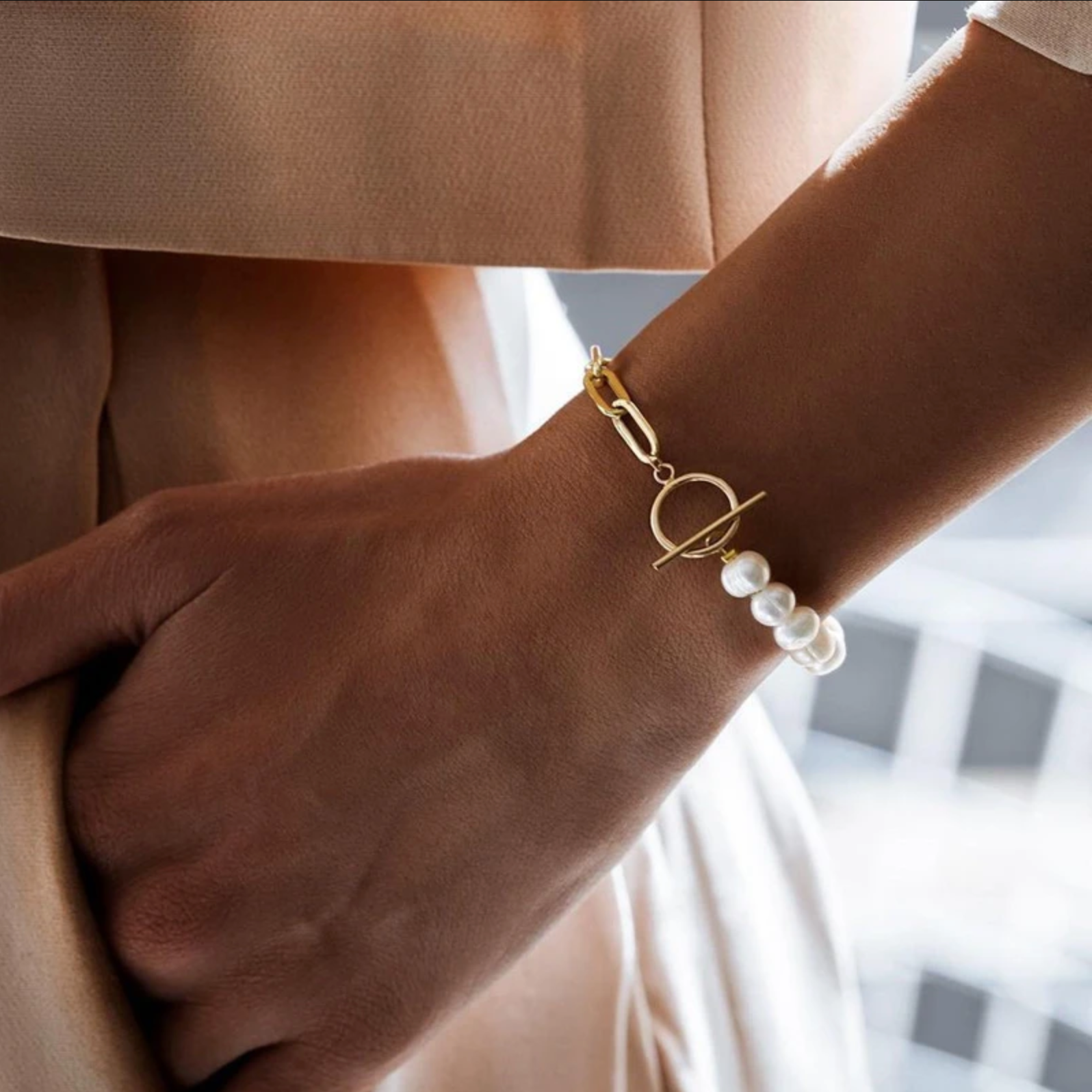 Élodie Pearl Collection – Tijdloze Verfijning in haar Puurste Vorm