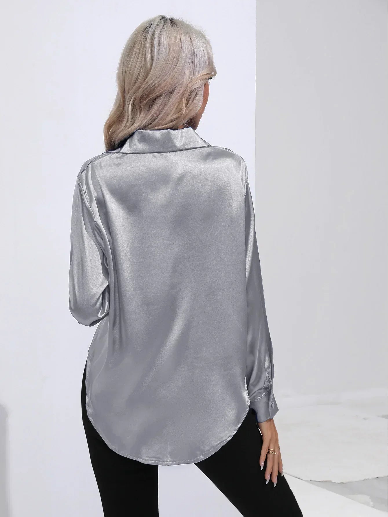 Serenya – Satijnen Blouse met Lange Mouwen, Elegant & Tijdloos voor Kantoor en Events