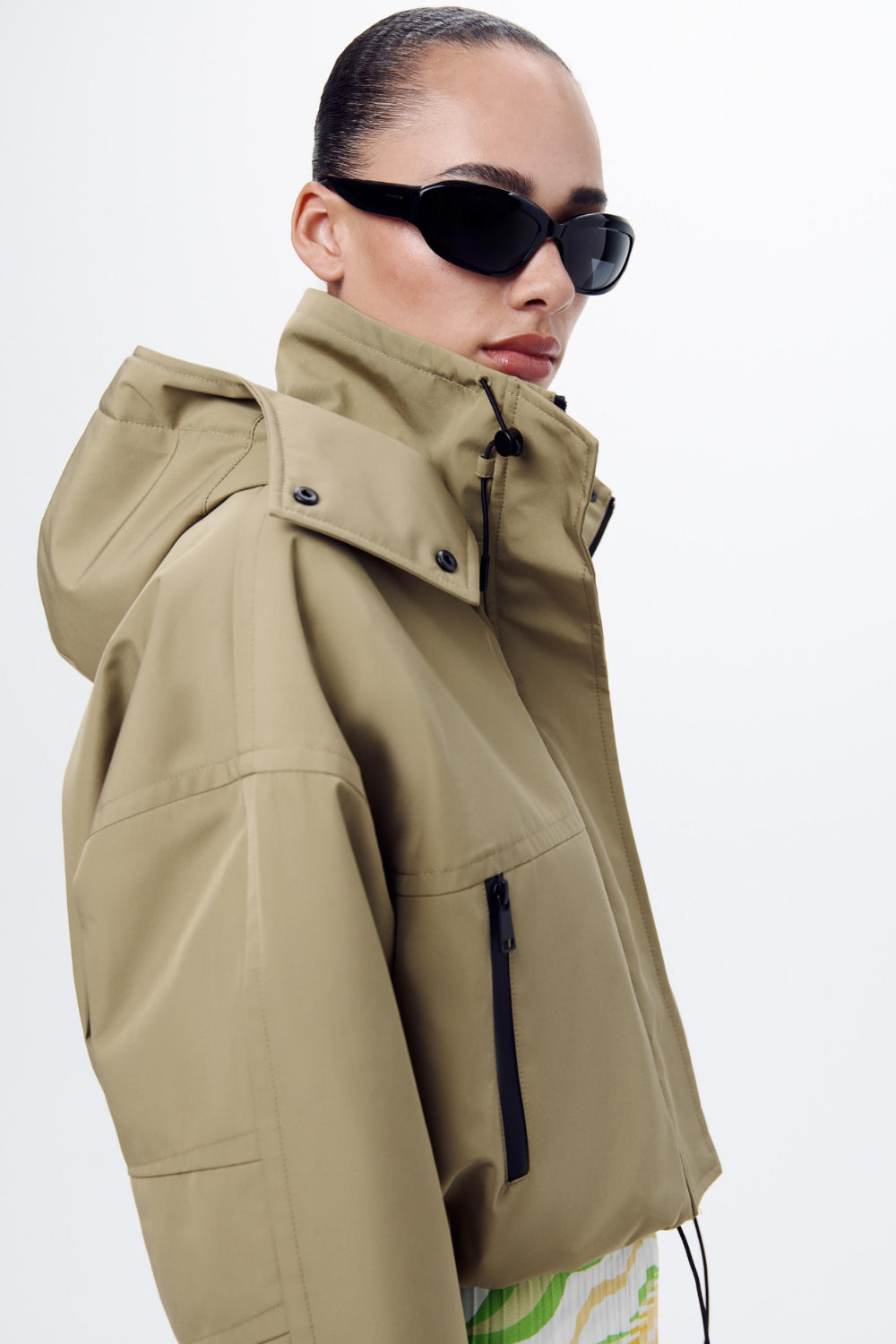 Aurea Hooded Jacket – Modern Comfort met Stijlvolle Simpliciteit