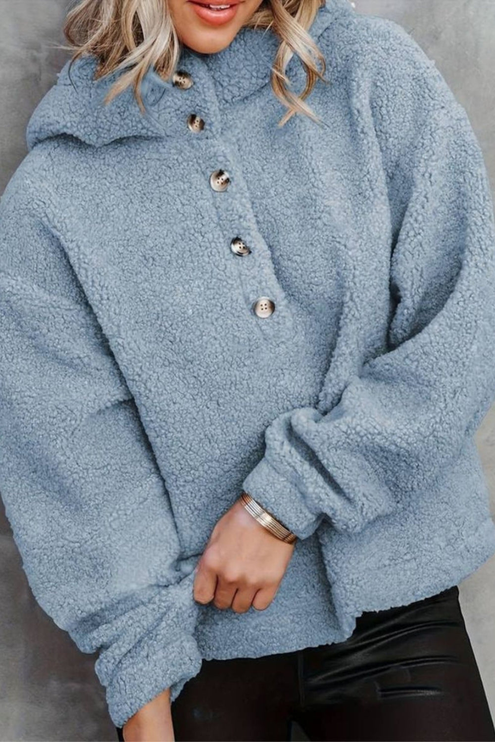 Nivara Hoodie – Zachte Trui met Luxe Details