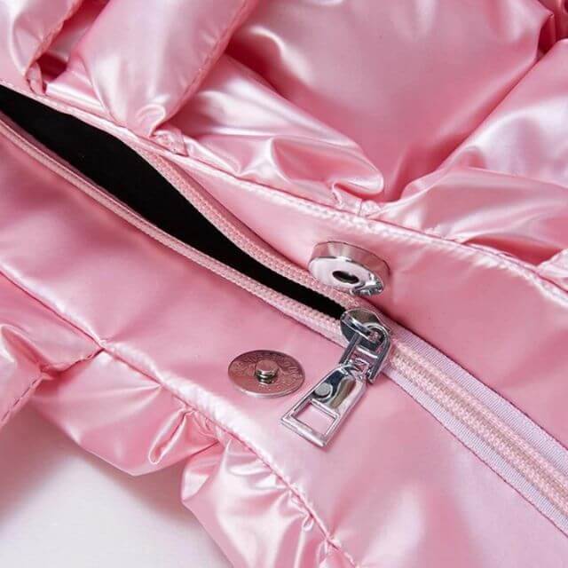 Aurelia Metallic Puffer Draagtas met Ruches – Stijlvol & Ruim