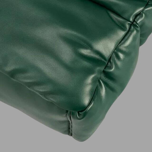 Aurelia Metallic Puffer Draagtas met Ruches – Stijlvol & Ruim