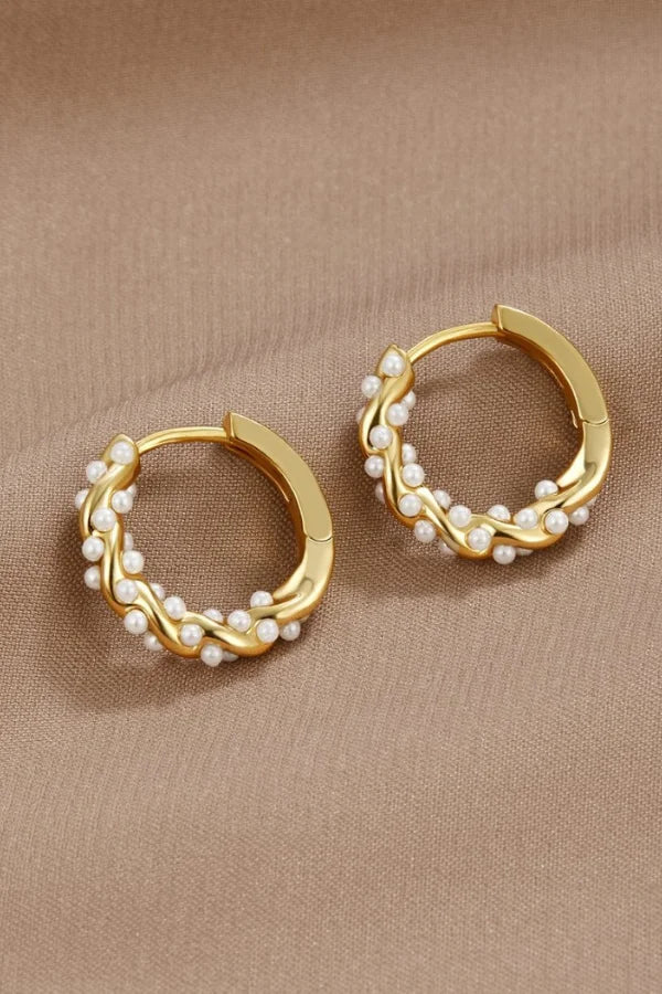 Noelle Pearl Hoops – Subtiele Luxe met Tijdloze Allure