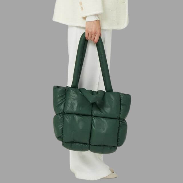 Aurelia Metallic Puffer Draagtas met Ruches – Stijlvol & Ruim