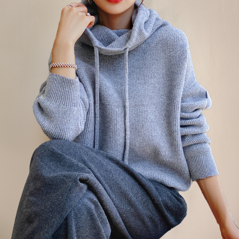 Amira Oversized Gebreide Hoodie – Warme Knusheid in Tijdloze Stijl