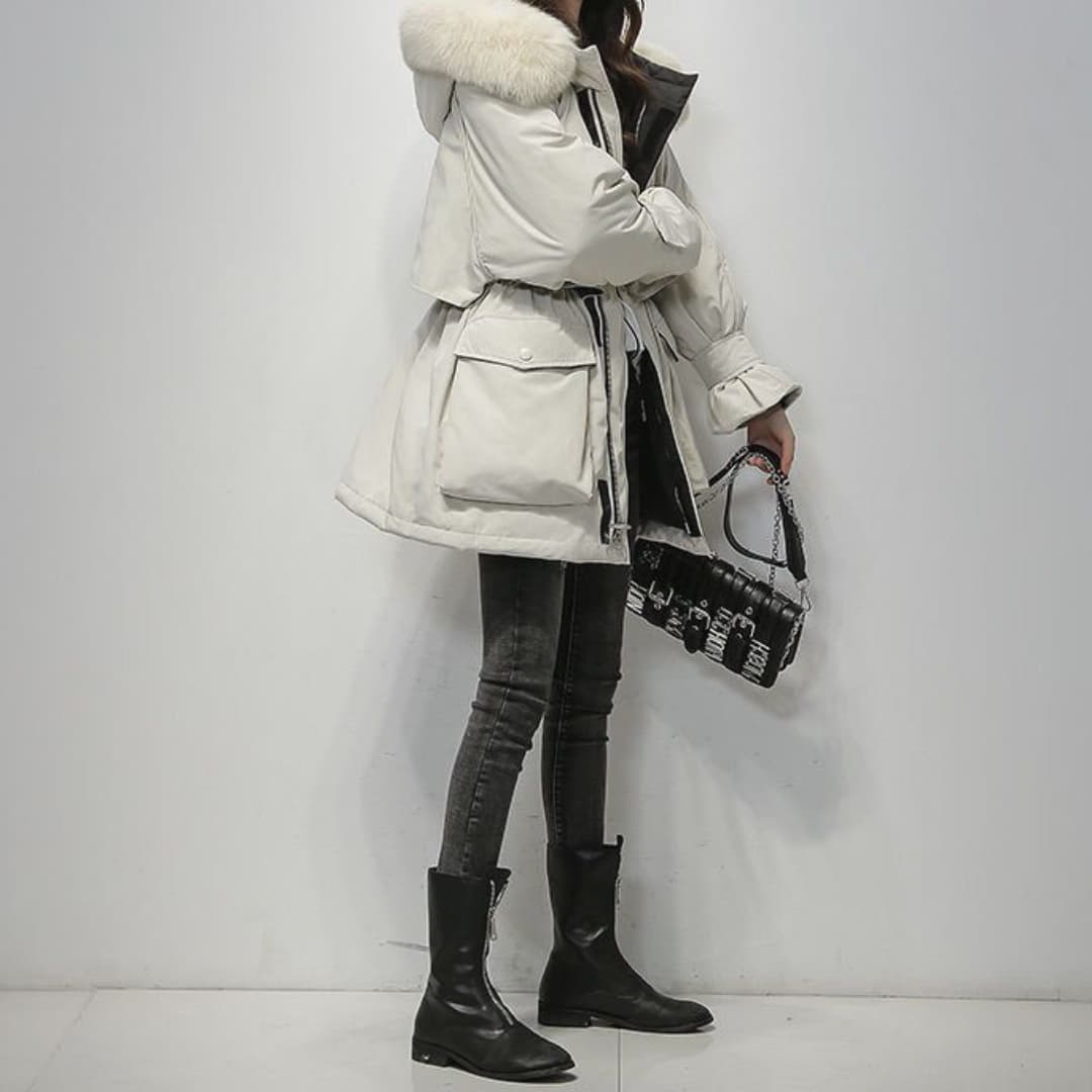 Alvéra Winter Parka – Damesparka met luxe bontkraag en elegante pasvorm