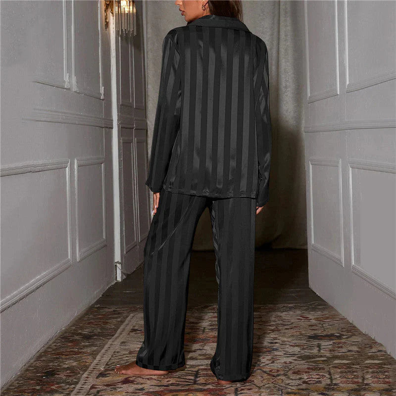 Auralyn – Zijde Pyjama voor Dames | Luxe, Comfortabel & Verfijnd