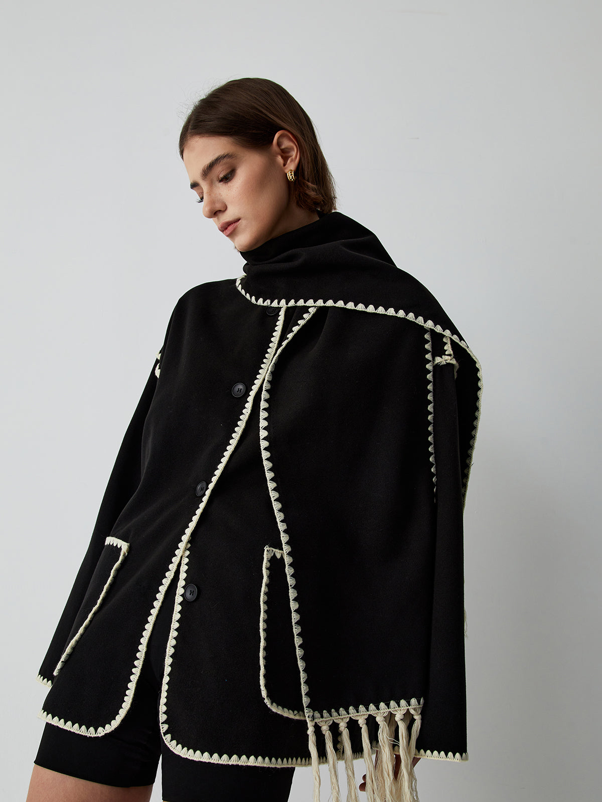 Maribel – Capecoat met Contrasterende Details