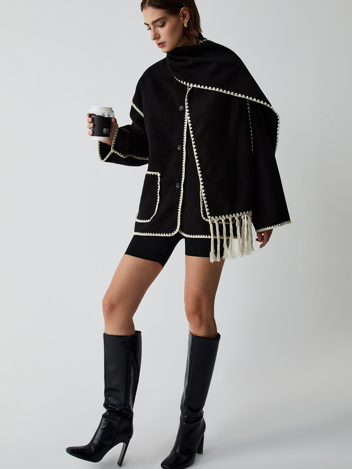 Maribel – Capecoat met Contrasterende Details