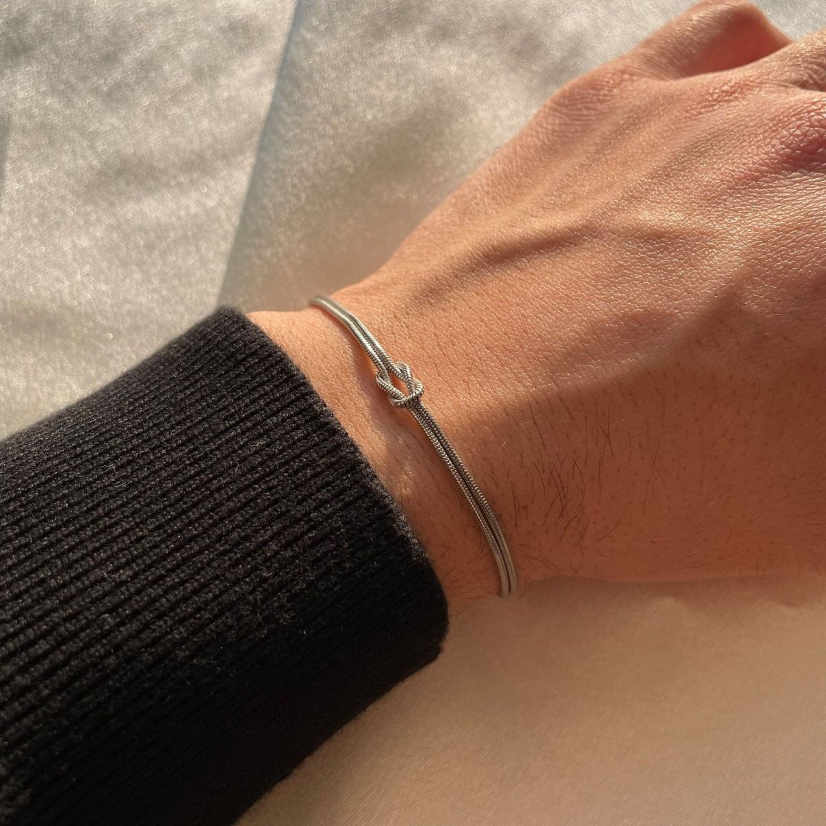 Seraphina - Elegante Liefdesknoop Armband van Hoogwaardige Kralen voor een Tijdloze Look