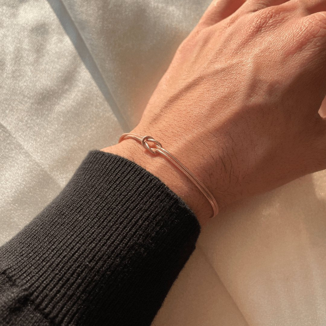 Seraphina - Elegante Liefdesknoop Armband van Hoogwaardige Kralen voor een Tijdloze Look