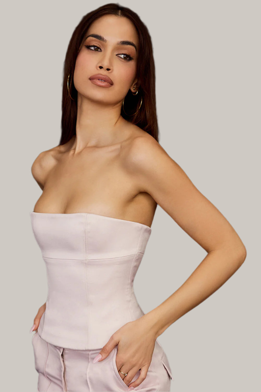 Seliora Satijnen Co-ord Set – Luxe Bandloze Top & Rechte Broek