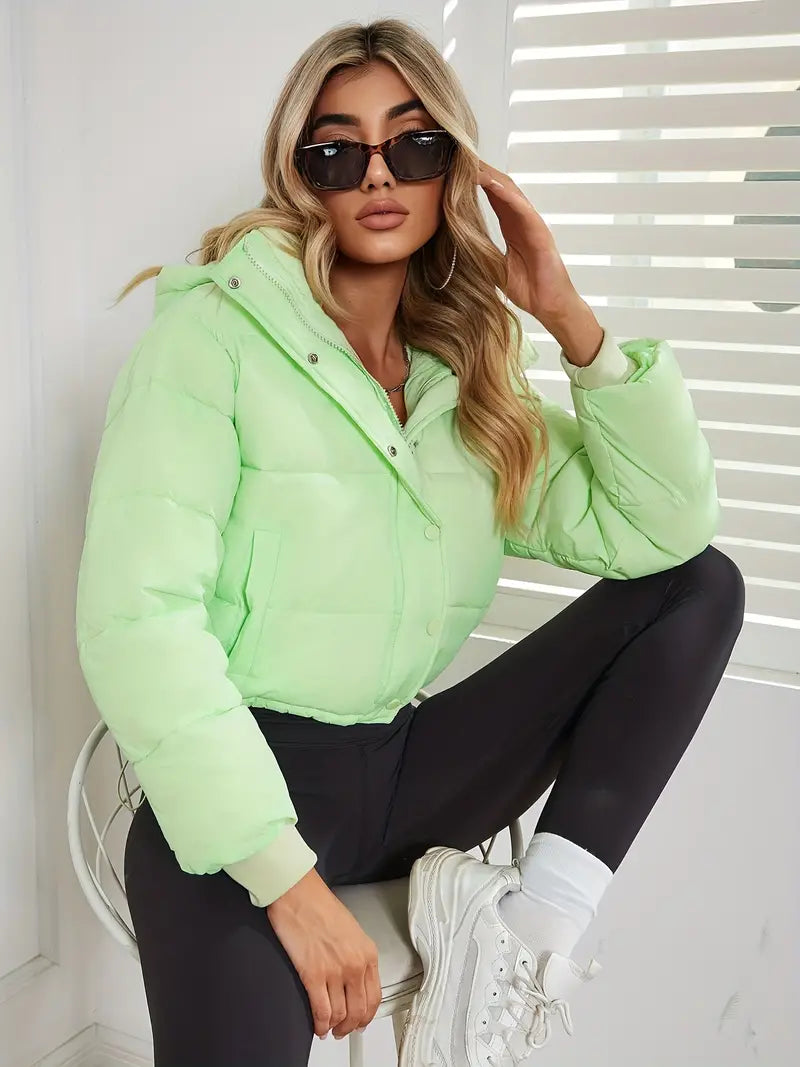 Amara Cropped Puffer Jacket – Warmte en Stijl in Perfect Evenwicht