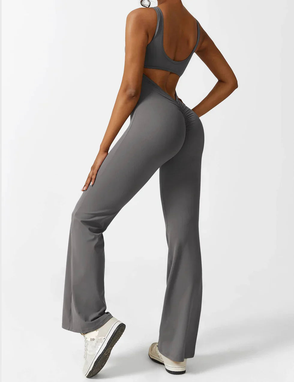 Elenaya – Flared shaping jumpsuit met diepe V-rug