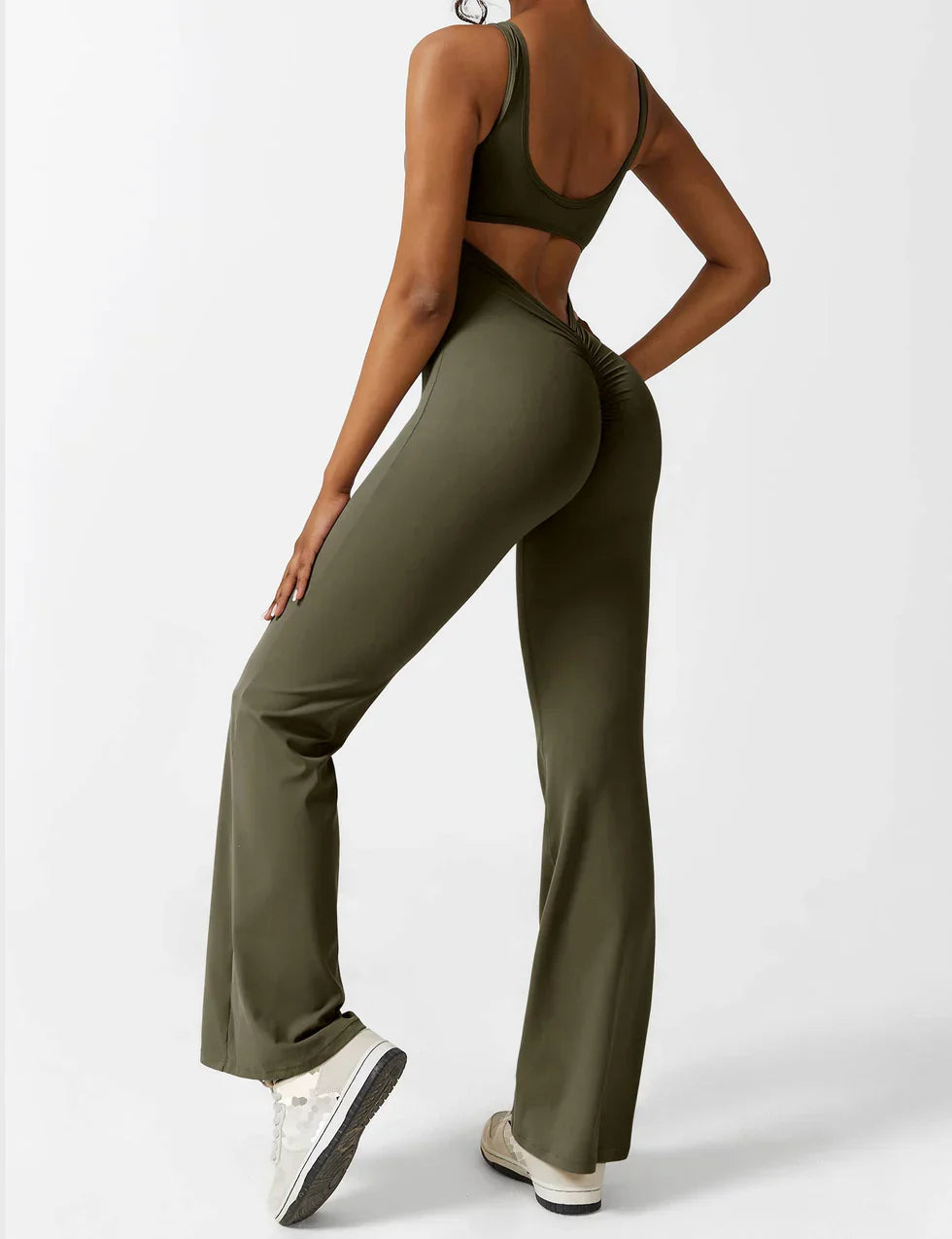 Elenaya – Flared shaping jumpsuit met diepe V-rug