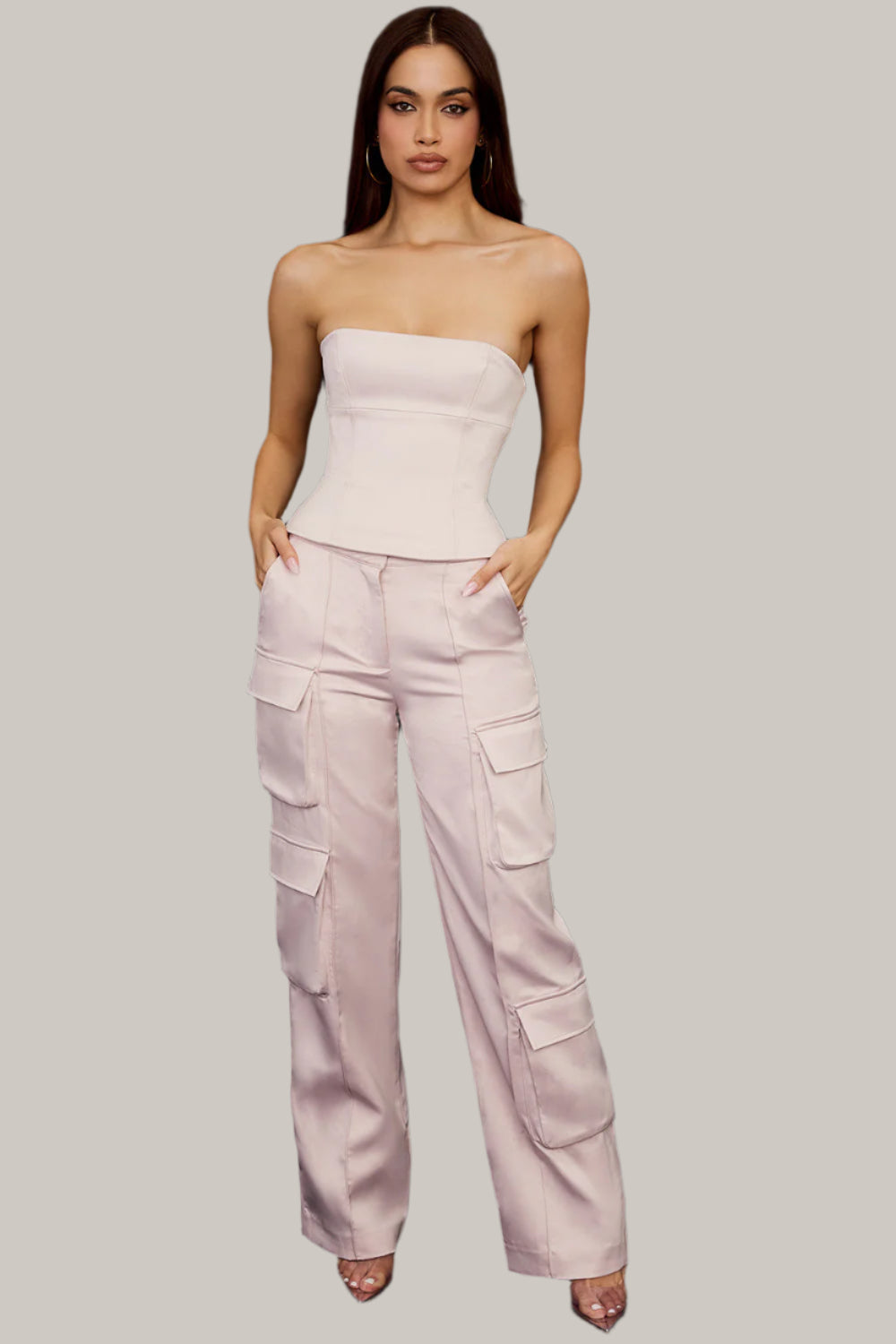 Seliora Satijnen Co-ord Set – Luxe Bandloze Top & Rechte Broek