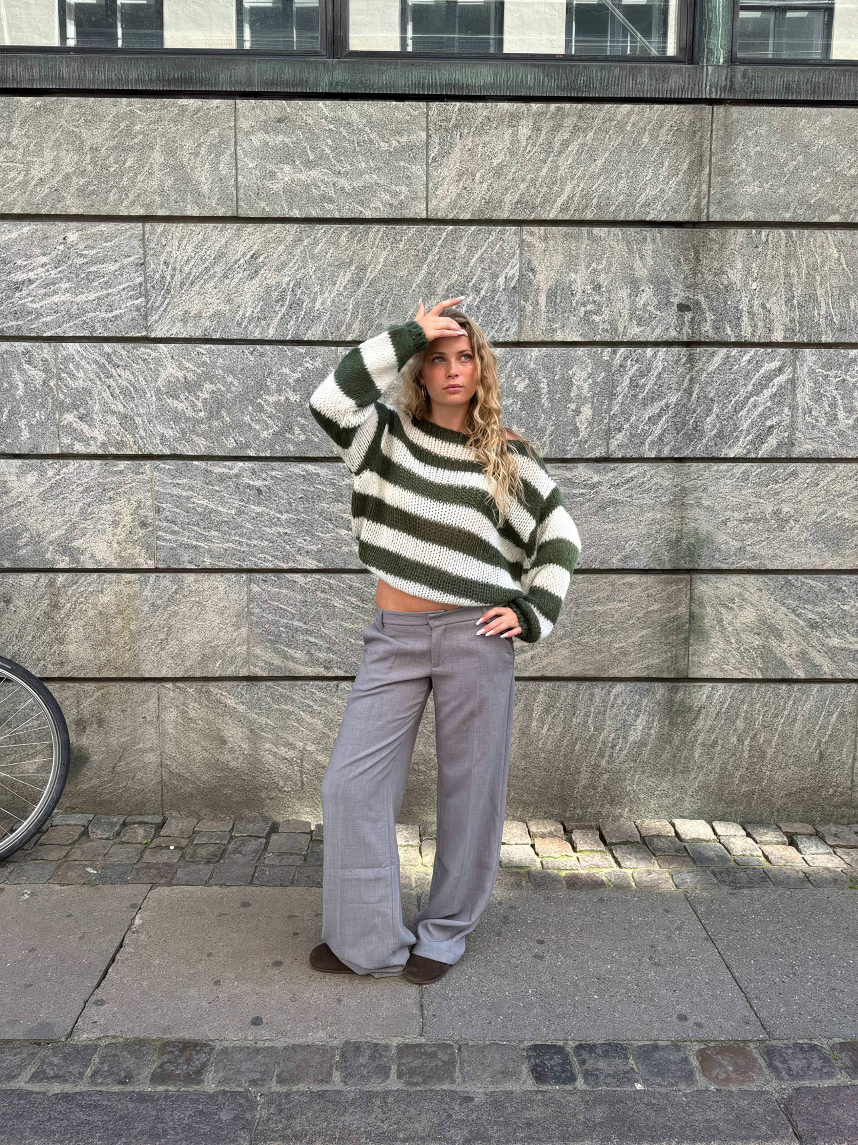 Norelle Gestreepte Gebreide Trui – Gezellige Warmte met Tijdloze Stijl