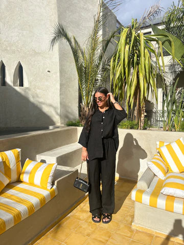 Selviane – Luchtige co-ord set met losvallende blouse en rechte broek  html Copy Edit