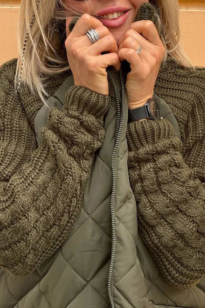 Esmée™ Herfst Gebreide Jas – Stijlvolle Warmte voor Frisse Dagen