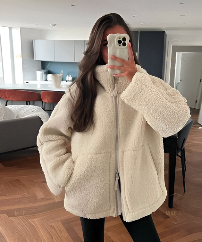 Elayne Wool-Blend Teddy Coat – Tijdloze Luxe voor de Koude Dagen