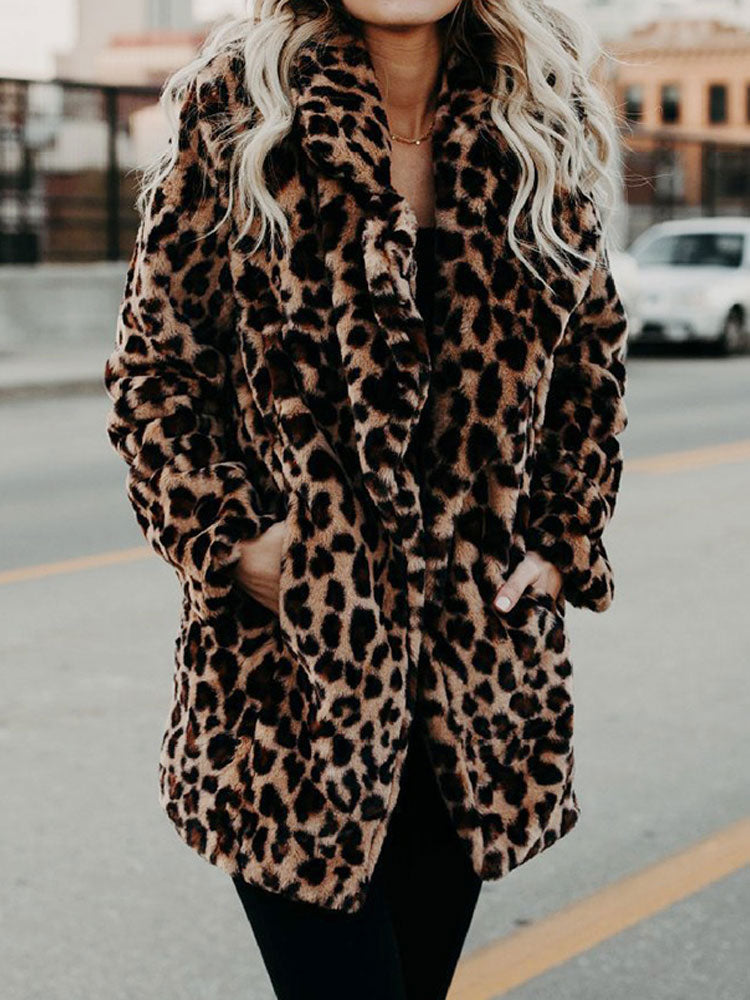 Leona Faux Fur Coat – Luxe Panterprint Jas met Edgy Elegantie