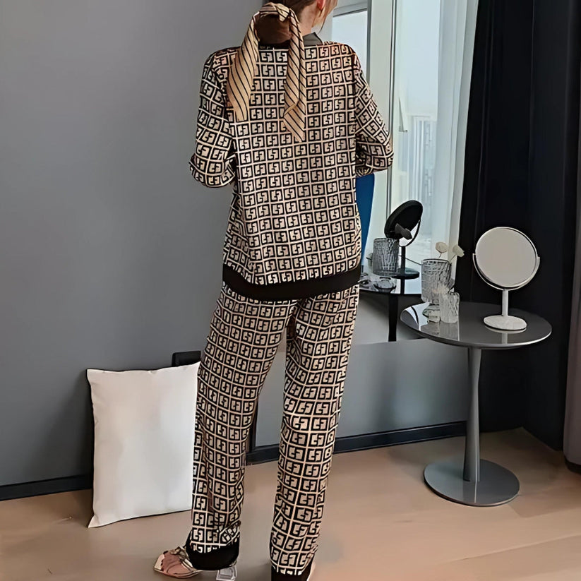 Noveris – Satijnen Pyjama Set voor Dames | Geometrisch Design & Zijdezacht Comfort