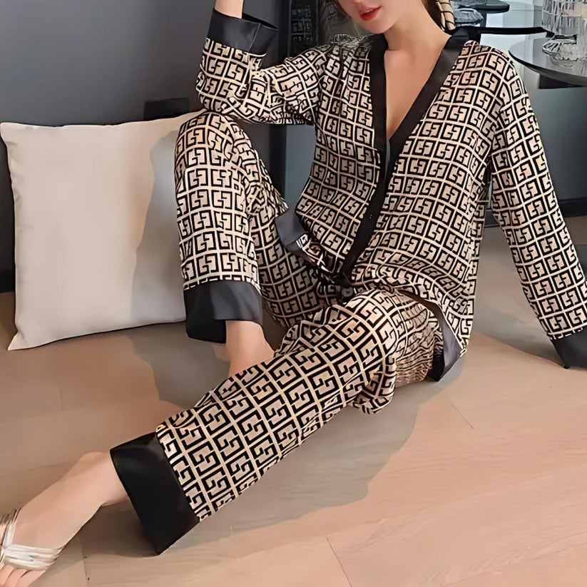 Noveris – Satijnen Pyjama Set voor Dames | Geometrisch Design & Zijdezacht Comfort