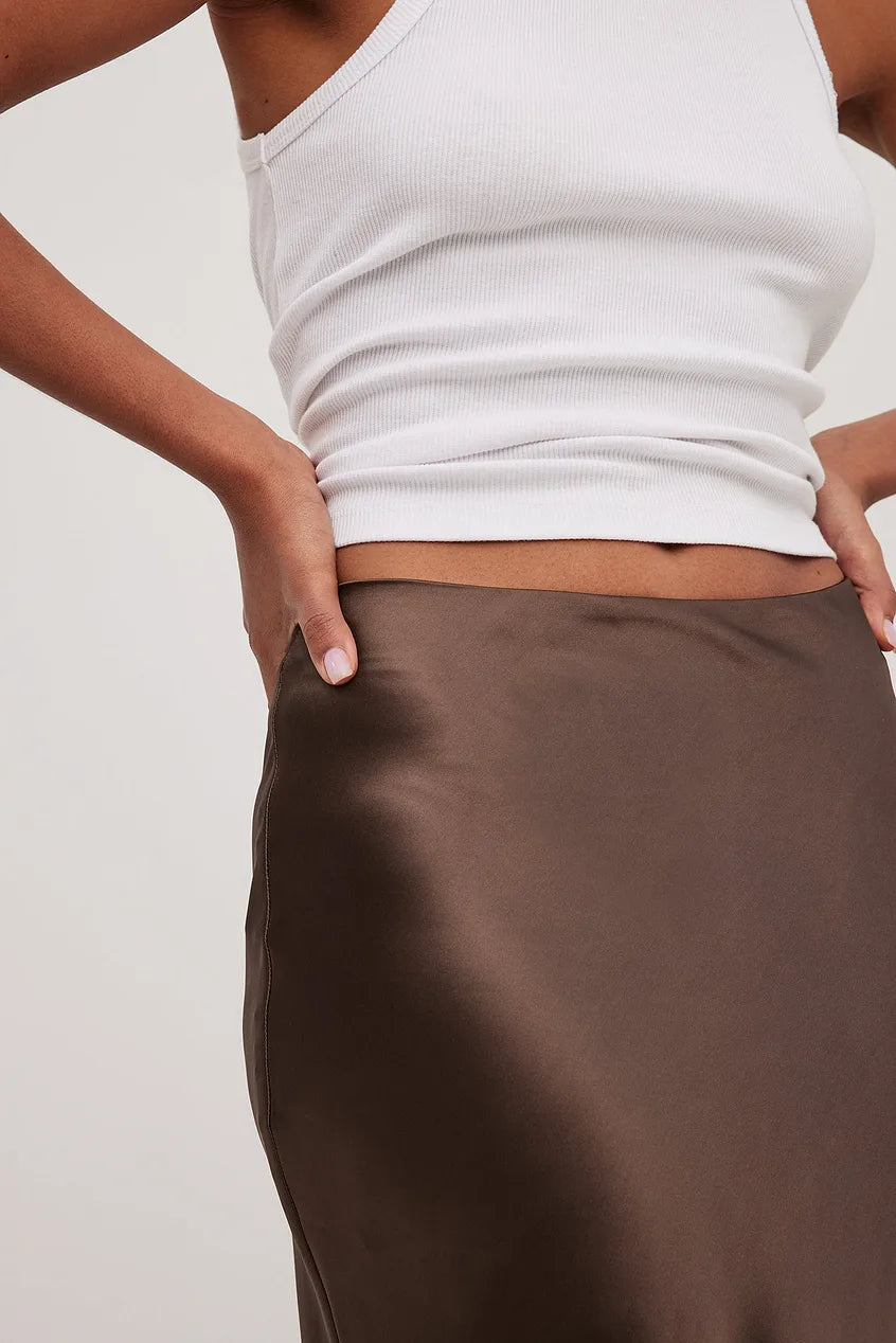 Celeste – Satijnen Midi-Rok met Flatterende Taille en Luxe Glans