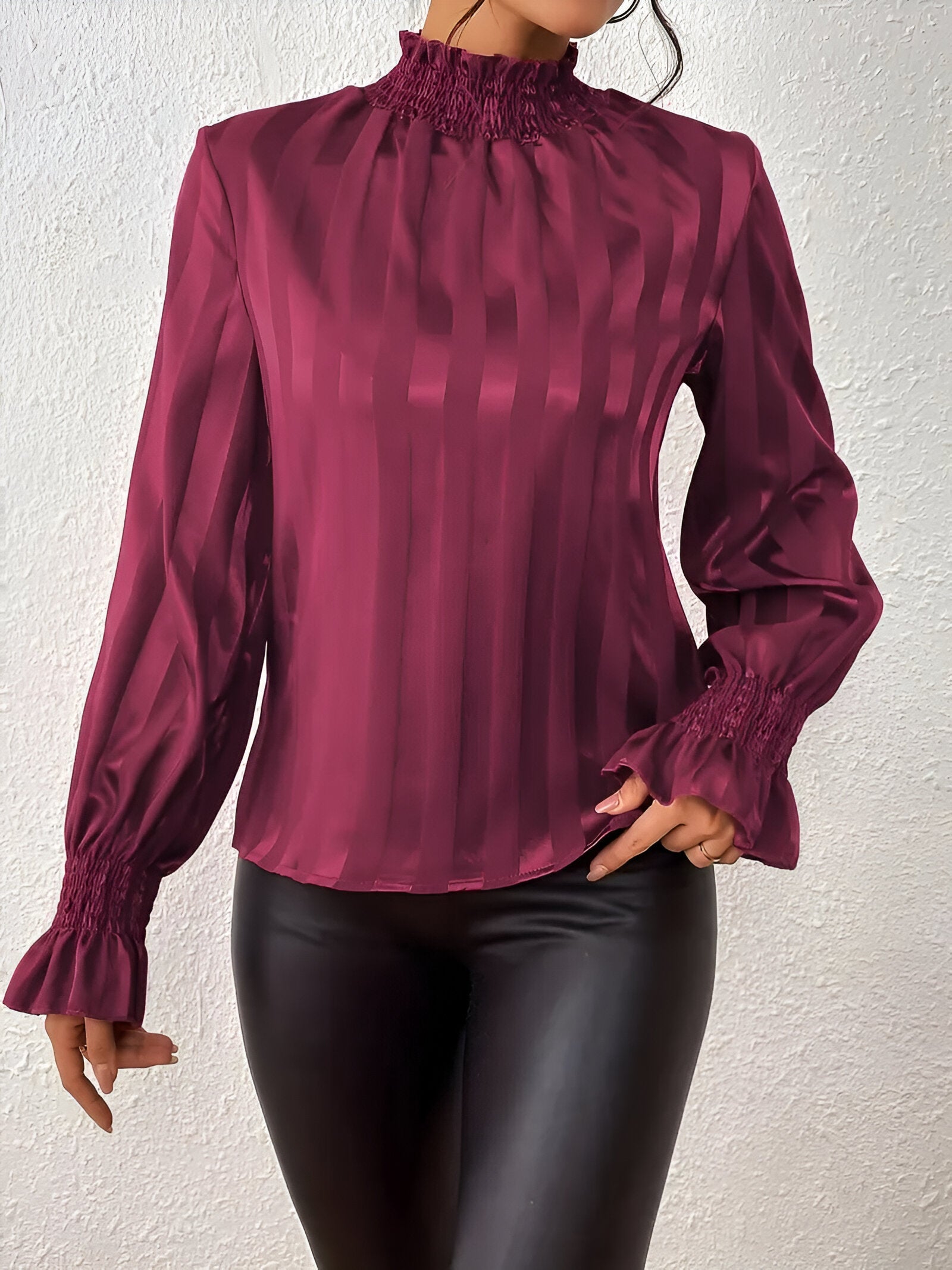 Xylara - Elegante Geplooide Blouse voor Dames met een vrouwelijke Pasvorm en Zachte Valling