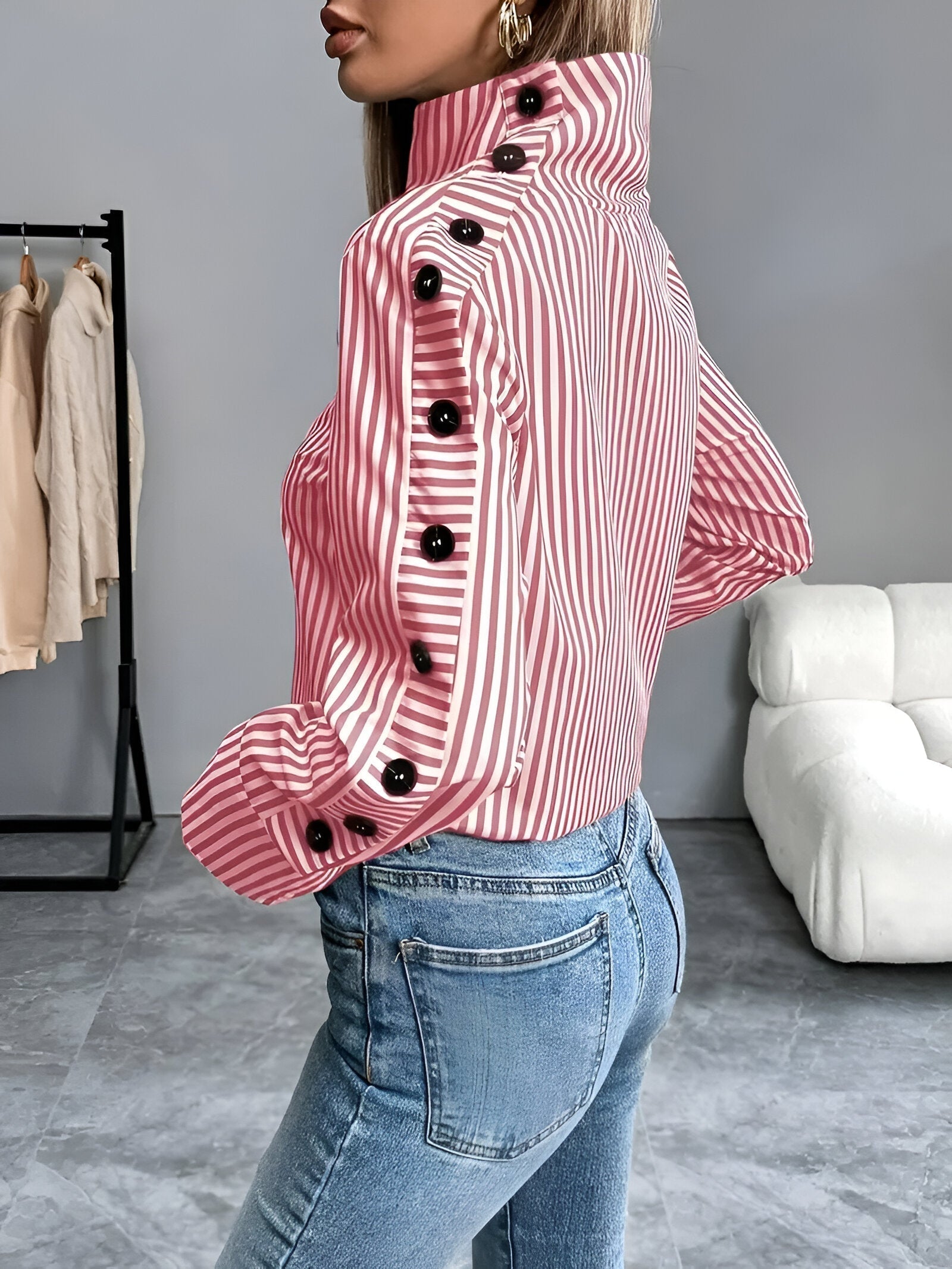Isaline Striped Shirt – stijlvol overhemd met tijdloze strepen en elegante details