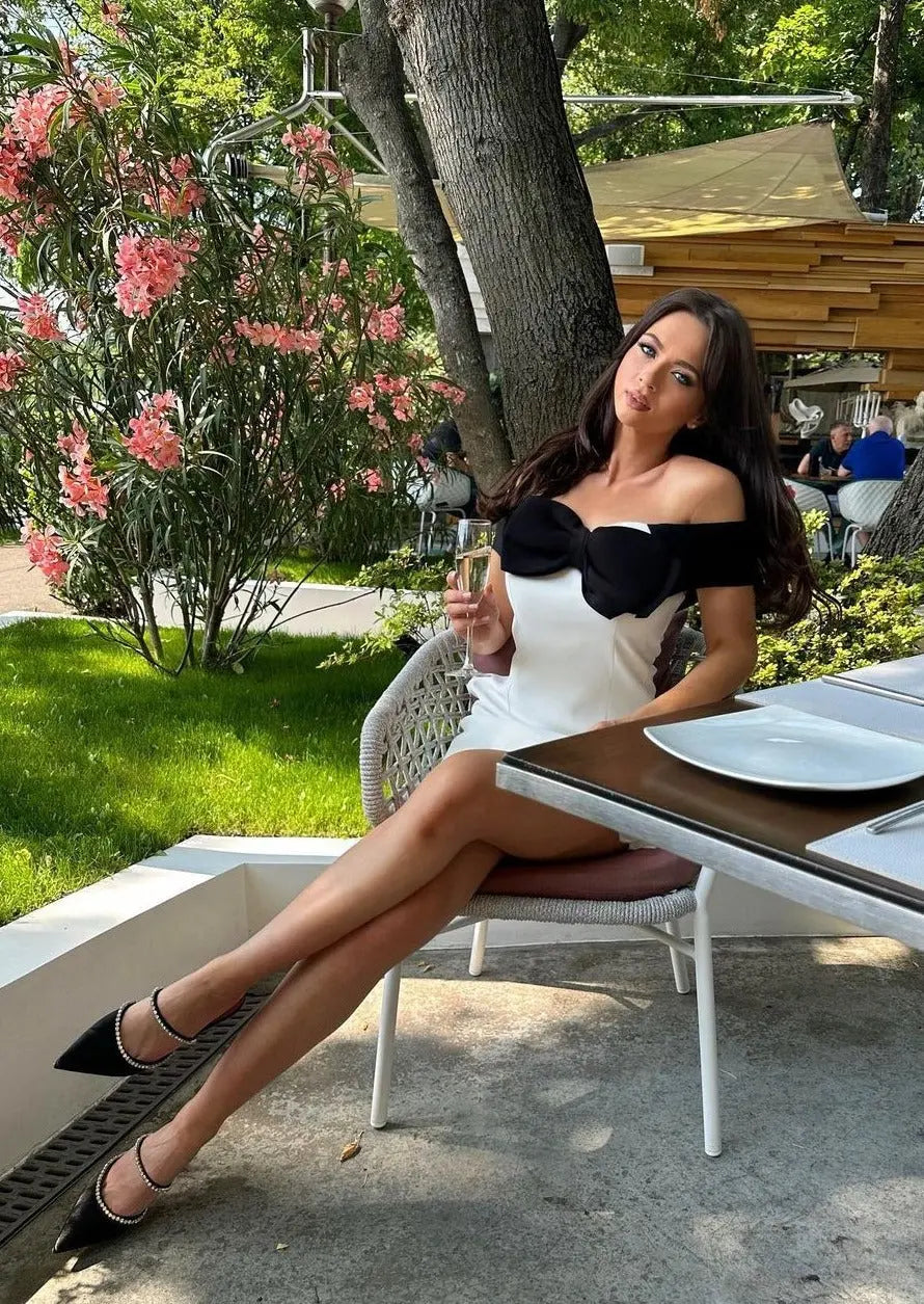 Isalyn Two-Tone Schoudervrije Jurk – Elegant, Vrouwelijk en Tijdloos Chic